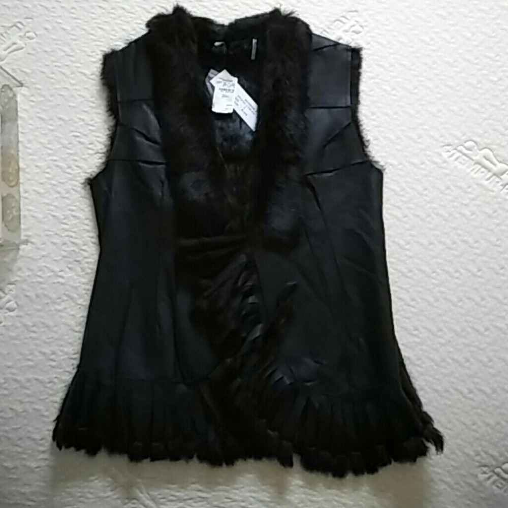 ✨Sale today only🎉Love token fur and leather vest